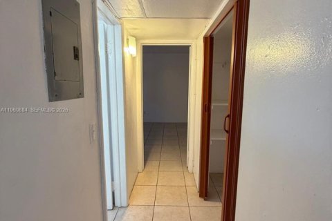 Снять в аренду квартиру в Норт-Майами-Бич, Флорида 1 спальня, 60.39м2, № 2023637 - фото 5