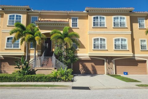 Adosado en New Port Richey, Florida 3 dormitorios, 197.14 m2 № 2429346