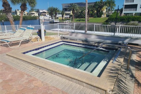 Adosado en venta en New Port Richey, Florida, 3 dormitorios, 197.14 m2 № 2429346 - foto 30