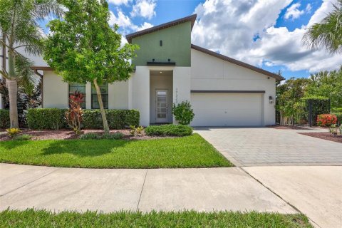 House in Land O' Lakes, Florida 3 bedrooms, 173.17 sq.m. № 1849511 - photo 1