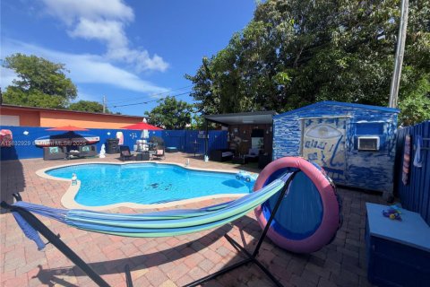 House in West Park, Florida 3 bedrooms, 93.65 sq.m. № 1814167 - photo 24