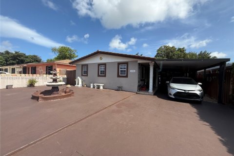 House in West Park, Florida 3 bedrooms, 93.65 sq.m. № 1814167 - photo 2