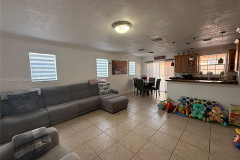 House in West Park, Florida 3 bedrooms, 93.65 sq.m. № 1814167 - photo 7