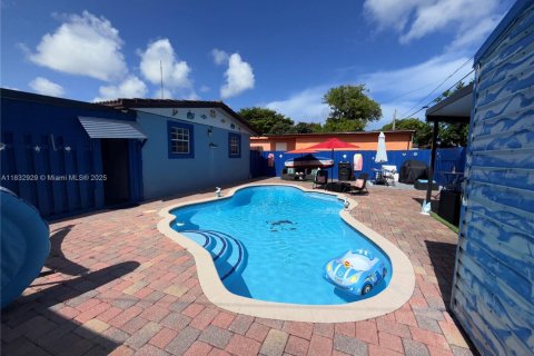 House in West Park, Florida 3 bedrooms, 93.65 sq.m. № 1814167 - photo 26