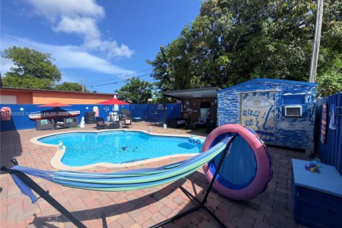 House in West Park, Florida 3 bedrooms, 93.65 sq.m. № 1814167 - photo 25
