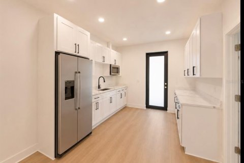 Casa en venta en Brooksville, Florida, 4 dormitorios, 183.02 m2 № 2208276 - foto 11