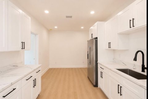 Casa en venta en Brooksville, Florida, 4 dormitorios, 183.02 m2 № 2208276 - foto 12