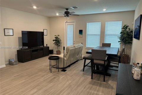 Touwnhouse à louer à Lake Worth, Floride: 3 chambres, 169.64 m2 № 1999283 - photo 4