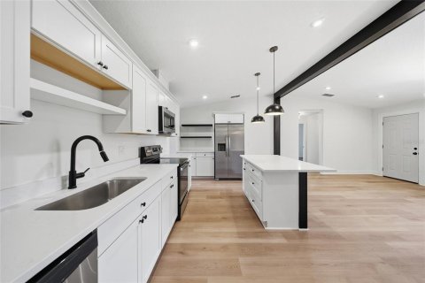 Casa en venta en Lakeland, Florida, 3 dormitorios, 128.21 m2 № 2385894 - foto 3