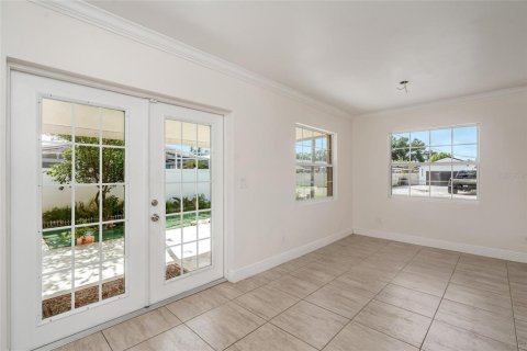 Villa ou maison à vendre à Tampa, Floride: 2 chambres, 101.82 m2 № 2351868 - photo 8