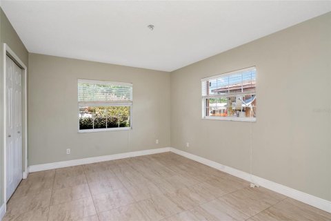 Villa ou maison à vendre à Tampa, Floride: 2 chambres, 101.82 m2 № 2351868 - photo 10