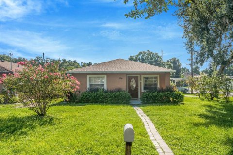House in Tampa, Florida 2 bedrooms, 101.82 sq.m. № 2351868