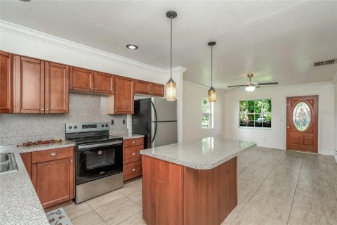 Villa ou maison à vendre à Tampa, Floride: 2 chambres, 101.82 m2 № 2351868 - photo 5