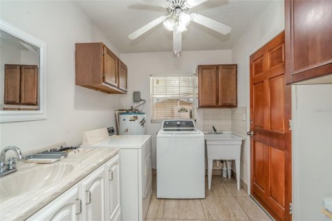 Villa ou maison à vendre à Tampa, Floride: 2 chambres, 101.82 m2 № 2351868 - photo 14