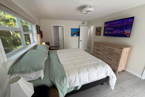 Condo in Stuart, Florida, 2 bedrooms  № 2392060 - photo 15