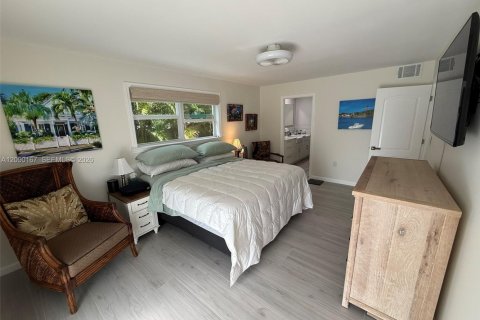 Condo in Stuart, Florida, 2 bedrooms  № 2392060 - photo 17