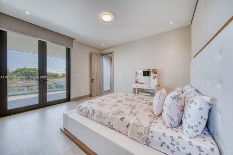 Купить виллу или дом в Норт-Бей-Виллидж, Флорида 6 спален, 436.92м2, № 1968855 - фото 23