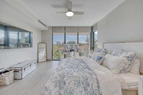 Купить виллу или дом в Норт-Бей-Виллидж, Флорида 6 спален, 436.92м2, № 1968855 - фото 20