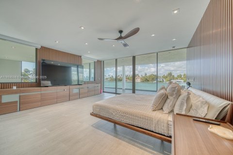 Купить виллу или дом в Норт-Бей-Виллидж, Флорида 6 спален, 436.92м2, № 1968855 - фото 15