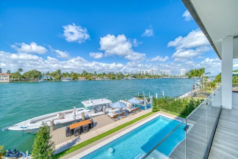Купить виллу или дом в Норт-Бей-Виллидж, Флорида 6 спален, 436.92м2, № 1968855 - фото 30