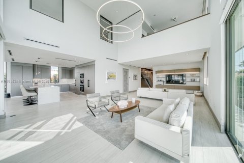 Купить виллу или дом в Норт-Бей-Виллидж, Флорида 6 спален, 436.92м2, № 1968855 - фото 6