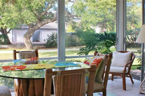 Copropriété à louer à Sarasota, Floride: 2 chambres, 104.98 m2 № 2298794 - photo 2