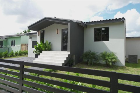 Villa ou maison à vendre à Miami, Floride: 3 chambres, 151.24 m2 № 1895582 - photo 4