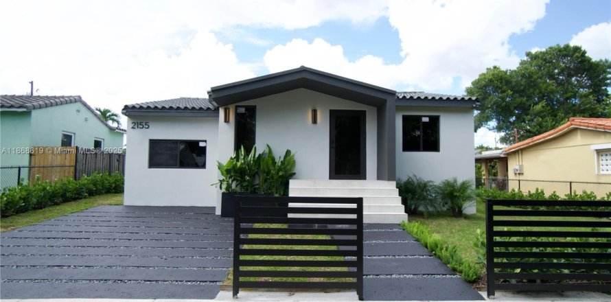 House in Miami, Florida 3 bedrooms, 151.24 sq.m. № 1895582
