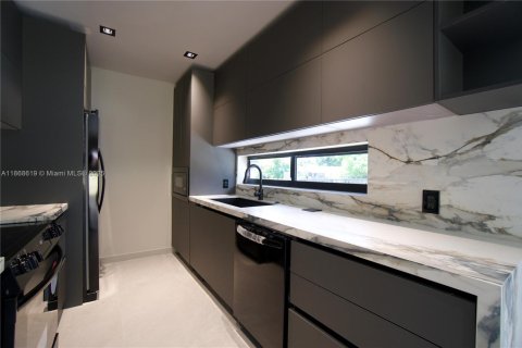 Villa ou maison à vendre à Miami, Floride: 3 chambres, 151.24 m2 № 1895582 - photo 8
