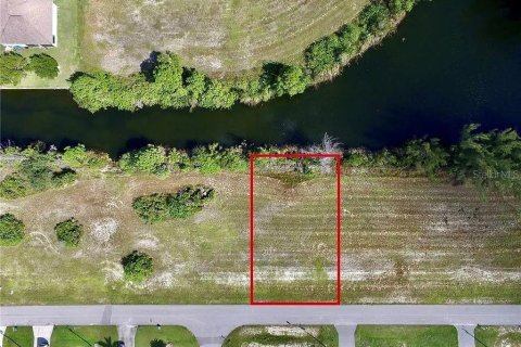 Terrain à Cape Coral, Floride № 2108643