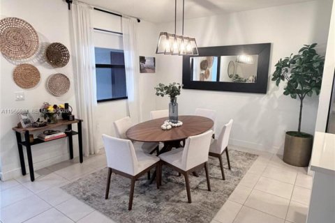 Copropriété à vendre à Doral, Floride: 3 chambres, 132.39 m2 № 2028696 - photo 12