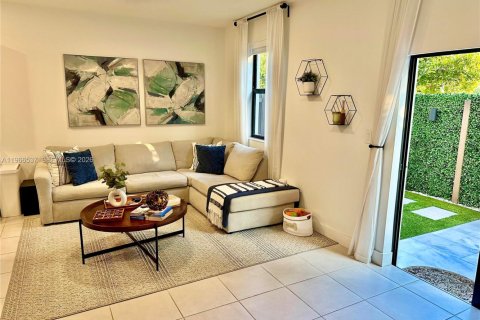 Copropriété à vendre à Doral, Floride: 3 chambres, 132.39 m2 № 2028696 - photo 4