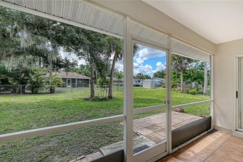 Villa ou maison à vendre à North Port, Floride: 3 chambres, 138.52 m2 № 2098038 - photo 29