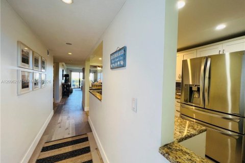Copropriété à louer à Jensen Beach, Floride: 2 chambres, 111.2 m2 № 2386869 - photo 3