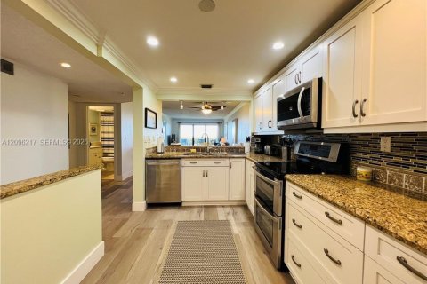 Copropriété à louer à Jensen Beach, Floride: 2 chambres, 111.2 m2 № 2386869 - photo 11