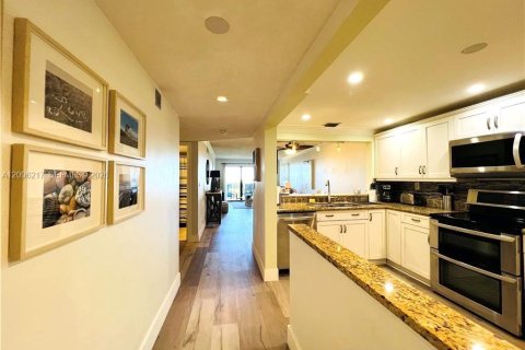 Copropriété à louer à Jensen Beach, Floride: 2 chambres, 111.2 m2 № 2386869 - photo 4