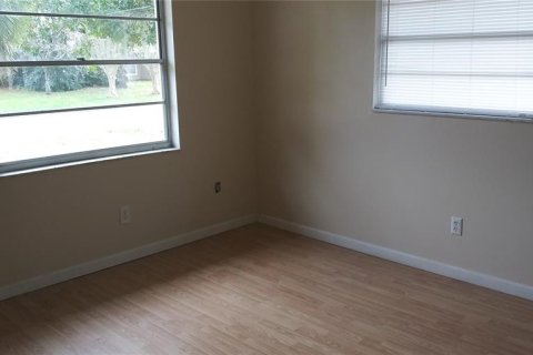 Apartamento en alquiler en Edgewater, Florida, 3 dormitorios, 102.56 m2 № 1846333 - foto 4