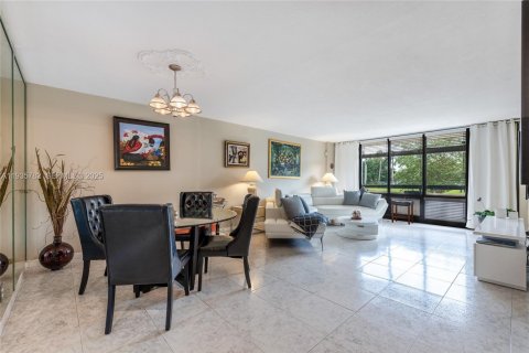 Condominio en alquiler en Boca Raton, Florida, 2 dormitorios, 115.66 m2 № 1993894 - foto 5