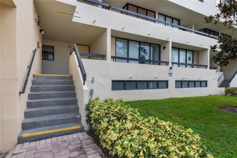 Condominio en alquiler en Boca Raton, Florida, 2 dormitorios, 115.66 m2 № 1993894 - foto 18