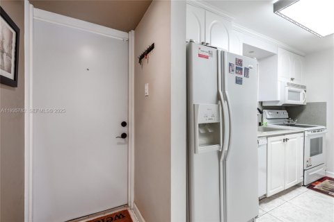 Condominio en alquiler en Boca Raton, Florida, 2 dormitorios, 115.66 m2 № 1993894 - foto 4