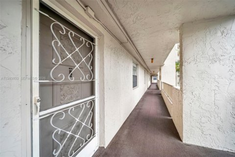 Copropriété à vendre à Lauderhill, Floride: 2 chambres, 117.06 m2 № 2050026 - photo 28