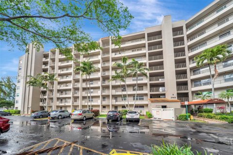 Condo à Lauderhill, Floride, 2 chambres  № 2050026