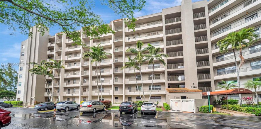 Condo à Lauderhill, Floride, 2 chambres  № 2050026