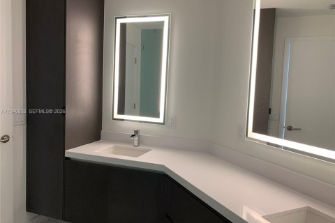 Condo in Miami, Florida, 3 bedrooms  № 2003224 - photo 24