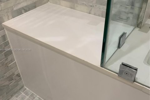 Condo in Miami, Florida, 3 bedrooms  № 2003224 - photo 27