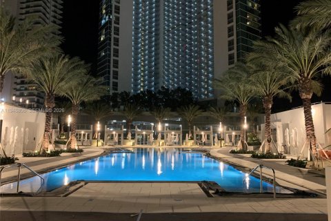 Condo in Miami, Florida, 3 bedrooms  № 2003224 - photo 2