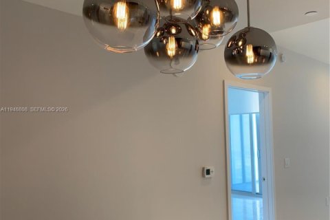 Condo in Miami, Florida, 3 bedrooms  № 2003224 - photo 6