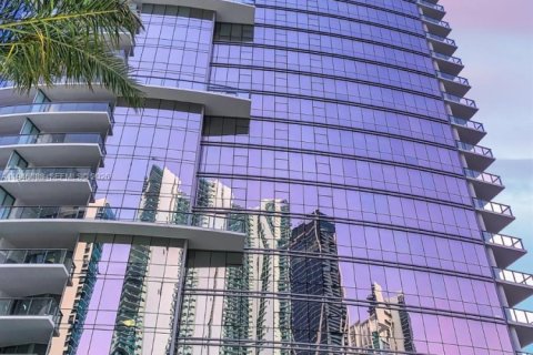 Condo in Miami, Florida, 3 bedrooms  № 2003224