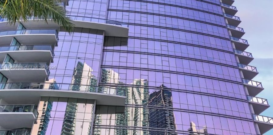 Condo in Miami, Florida, 3 bedrooms  № 2003224