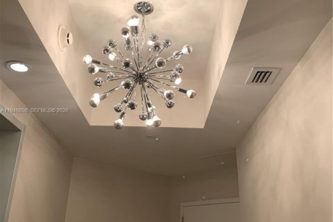 Condo in Miami, Florida, 3 bedrooms  № 2003224 - photo 3